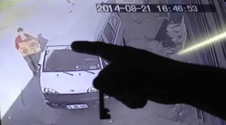 Çaldiği Kasayı Açtırmak İçin Dükkan Dükkan Dolaştı