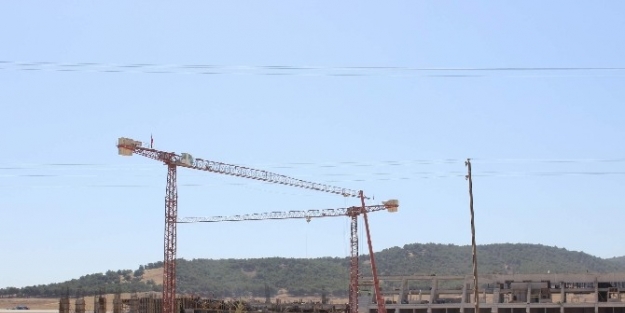 Gaziantep Arena Stadyumunun İnşaati Hızla Yükseliyor