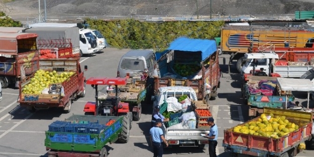 Keçiören Zabıtası Seyyar Satıcılara Göz Açtırmıyor