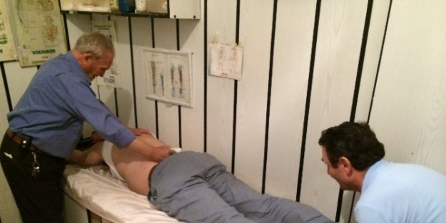 81 Yaşındaki Masör Günde 80 Kişiye Şifa Dağıtıyor