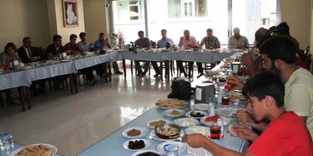 Tuşba Belediye Başkanı Özgökçe Basınla Buluştu