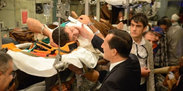 İnegöl’de Görevli Filistinli Doktordan Yaralı Vatandaşlarına Gönüllü Hizmet