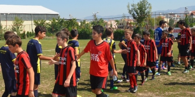 Dikili’de Futbol Dolu Dakikalar