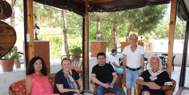 Urla’da ’tiyatro Sanat Evi’ Açıldı