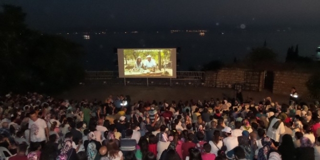 Eskihisar’da Ay Işiğinda Sinema Keyfi
