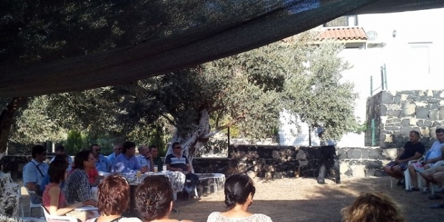 Foça’nın Başkanı Dertleri Halkın Ayağında Dinliyor
