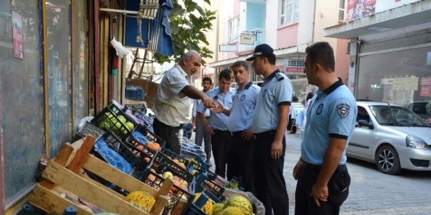 Kaldırımlar İşgalden Kurtuluyor