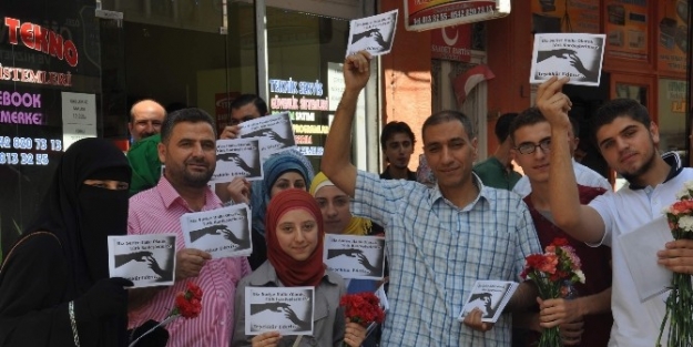 Suriyeli Gençlerden Kilislilere ’’karanfil Ve Teşekkür’’‏