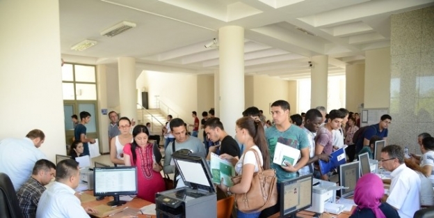 Uşak Üniversitesi’nde Uluslararası Öğrenci Kayıt İşlemleri Devam Ediyor