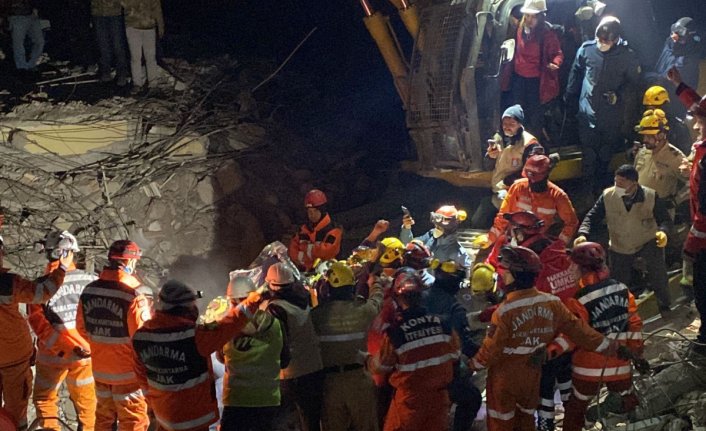 Hatay'dan bir sevindirici haber daha: 183 saat sonra sağ olarak kurtarıldı