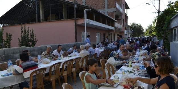 Eski Vekilden Annesi İçin Mevlit