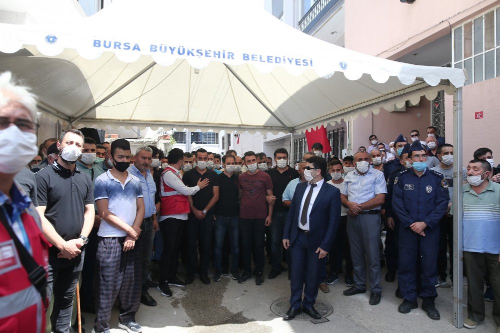 Bursalı şehit komiser yardımcısı, baba evine getirildi