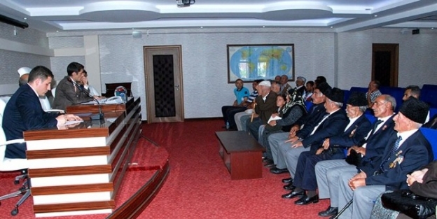 Şehit Aileleri Ve Gaziler Toplantısı Yapıldı