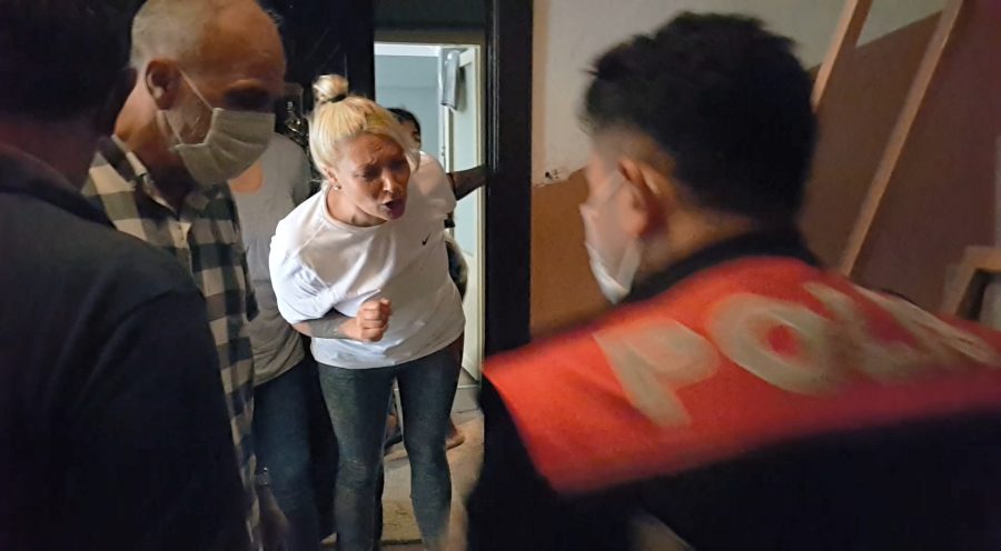 Bursa'da 5 yıldır kira ödemediği evden polis çıkardı