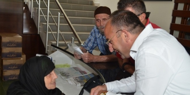 Başkan Üzülmez Çözüm Masası’nda Vatandaşı Dinledi