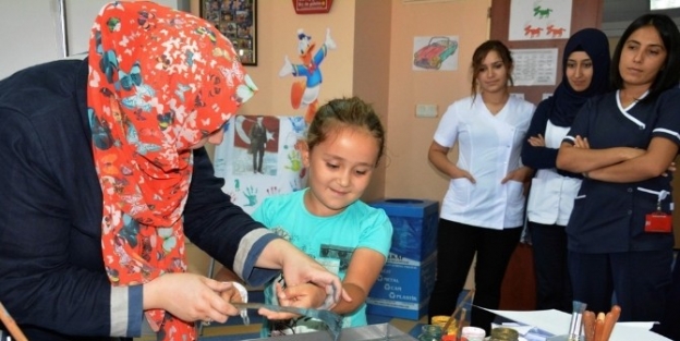 Selçuk Tıp’ta Tedavi Gören Çocuklara Ebru Dopingi