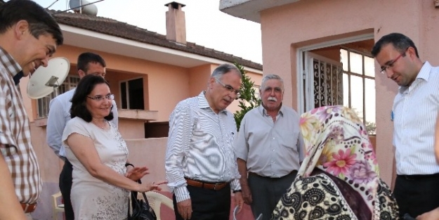 Selçuk’ta, Yaşlı Ve Engellilere Tekerlekli Sandalye