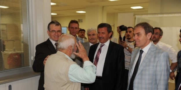 Vali, Yeni Hizmet Binasını İnceledi
