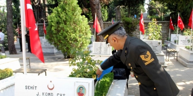 Şehit Aileleri Türk Silahlı Kuvvetleri Şeref Gününü Kutladı