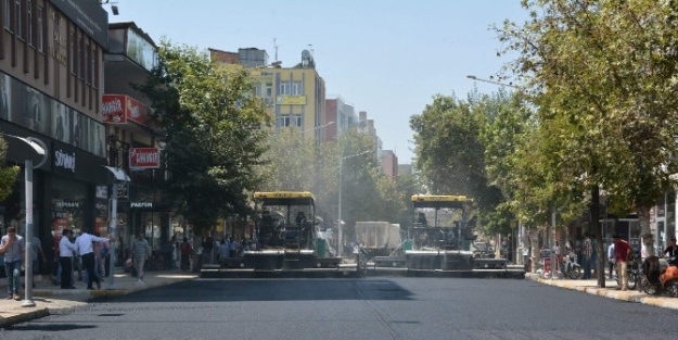 Gölbaşı Caddesi Yenileniyor