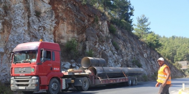 Güvercinlik’ta Patlayan İshale Hattında Çalişma Yapılıyor