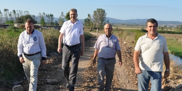 Belediyeden Çiftçilere Yol Desteği