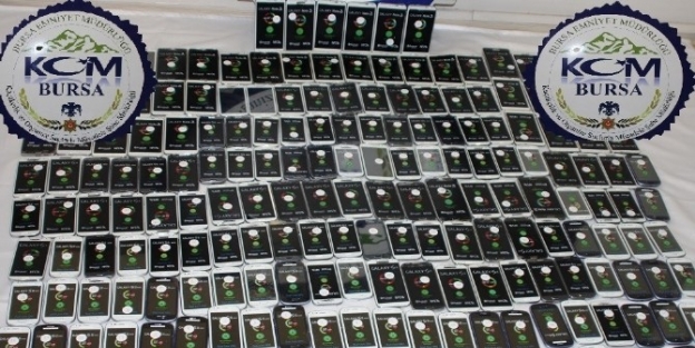 Emniyet 615 Kaçak Telefona El Koydu