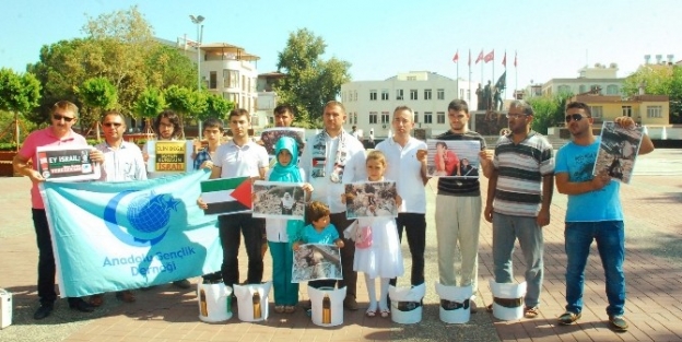 Anadolu Gençlik’ten "kumlu" Gazze Protestosu