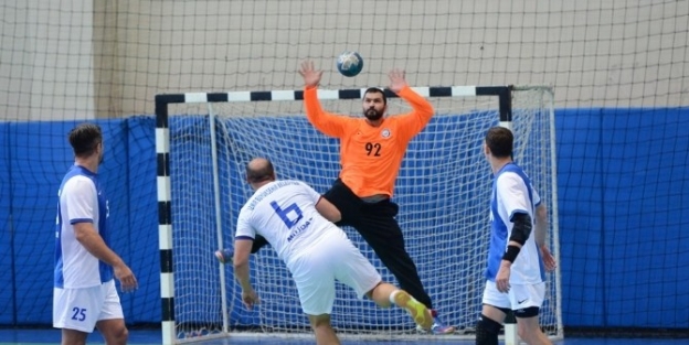 Nilüfer Belediyespor Hentbol Kupası’na Galibiyetle Başladı