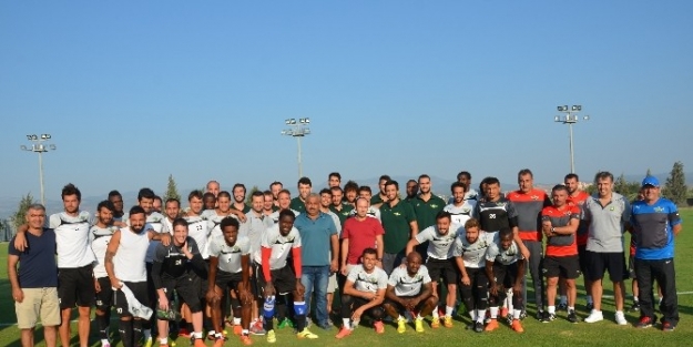 Akhisarlı Devler, Akhisar Belediyespor’a Başarılar Diledi