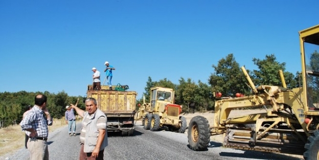 Köy Yollarının Bakım, Onarım Ve Asfalt Çalişmalari Tamamlandı