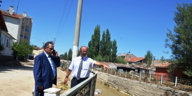 Bük Deresinde Selden Sonra Başlatılan Temizlik Çalişmalari Sürüyor