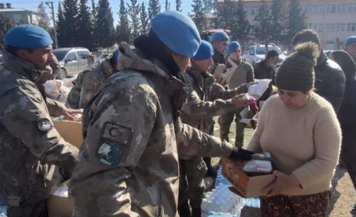 7'nci Komando Tugayı Gaziantep'te çadır kurmaya devam ediyor