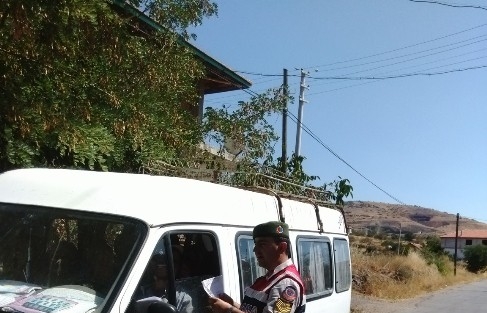 Kula Jandarma Ekiplerinden Servis Araçlarına Denetim