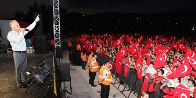 Murat Dalkılıç Bayraklı’ya Geliyor