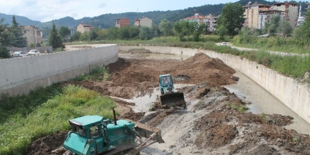 Ünye Tabakhane Deresi’nde Islah Çalişmasi