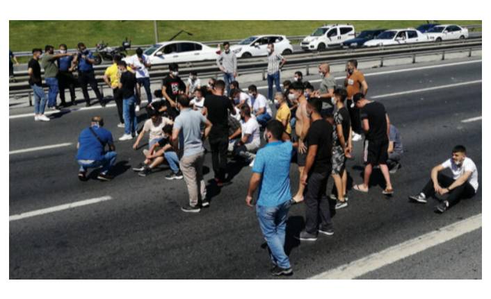 TEM Otoyolunu trafiğe kapatarak eylem yaptılar