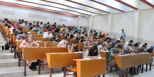 Pedagojik Formasyon Eğitimi Ara Sınavı Erzurum’da Yapıldı