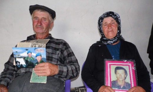 20 yıldır asker yolu gözlüyorlar!