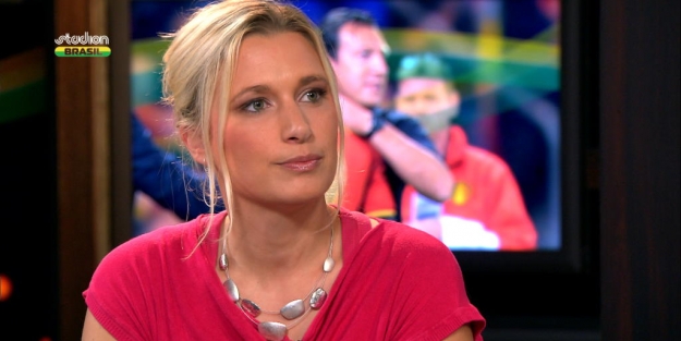 Taciz mesajlarını kitaba dönüştürdü