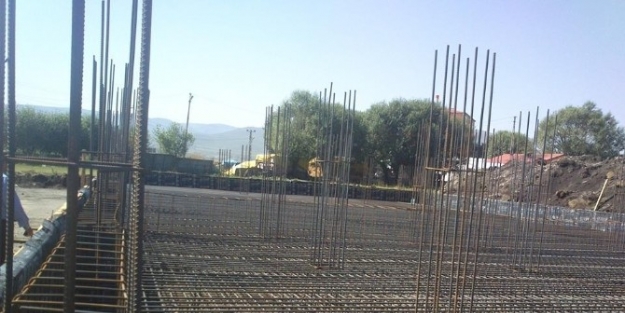 Yeni Caminin Temeli Atıldı