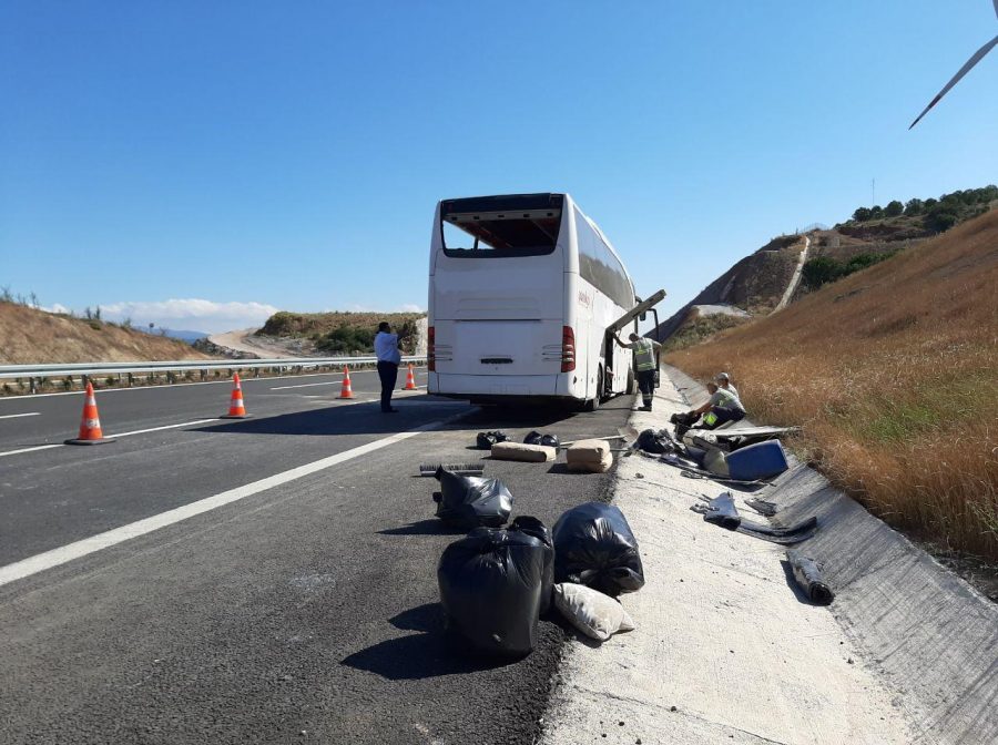 Bursa yolunda yolcu otobüsü devrildi: 32 yaralı