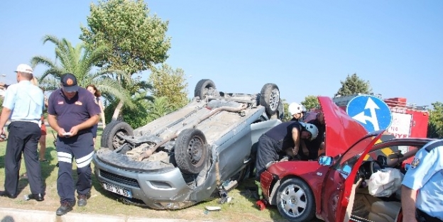 Nişana Giderken Kaza Yapan Bayanlar Göz Yaşlarını Tutamadı