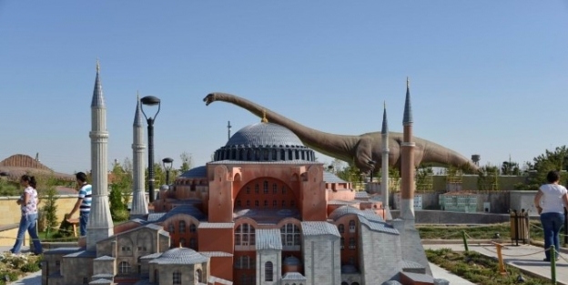 80 Binde Devr-i Alem Parkı’na 250 Bin Ziyaretçi
