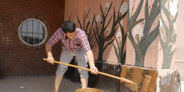 Ergani’de Okullar Boyandı