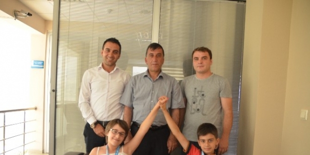 Erzurumlu Genç Yüzücüler Yüz Güldürdü