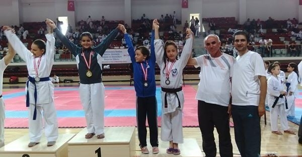 Darıca İdeal Spor Başarıya Doymuyor