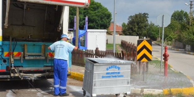 Kartepe’de Konteynerler Sürekli Yıkanıyor