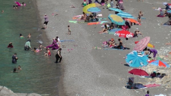 Kadınlar Plajının yeni gündemi "üstsüz" tartışması