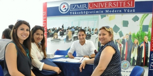 İzmir Üniversitesi’nde, Kayıtlara Özel Konforlu Hizmet